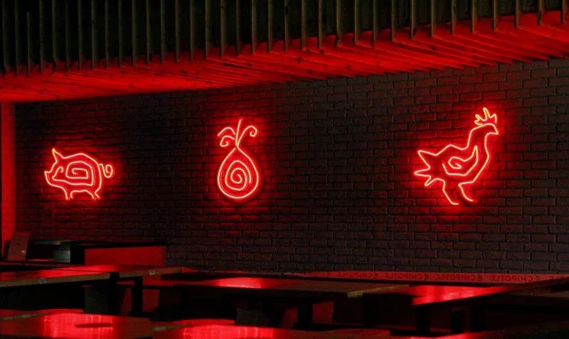 Living Inside the Light: How Neon Aesthetics Are Rewriting American Interior Architecture